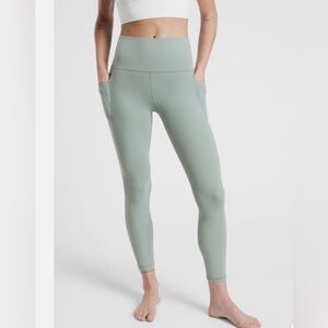 Athleta Salutation II 7/8 Stash Pocket Tight Medium Minimalist Grey Yoga Pants